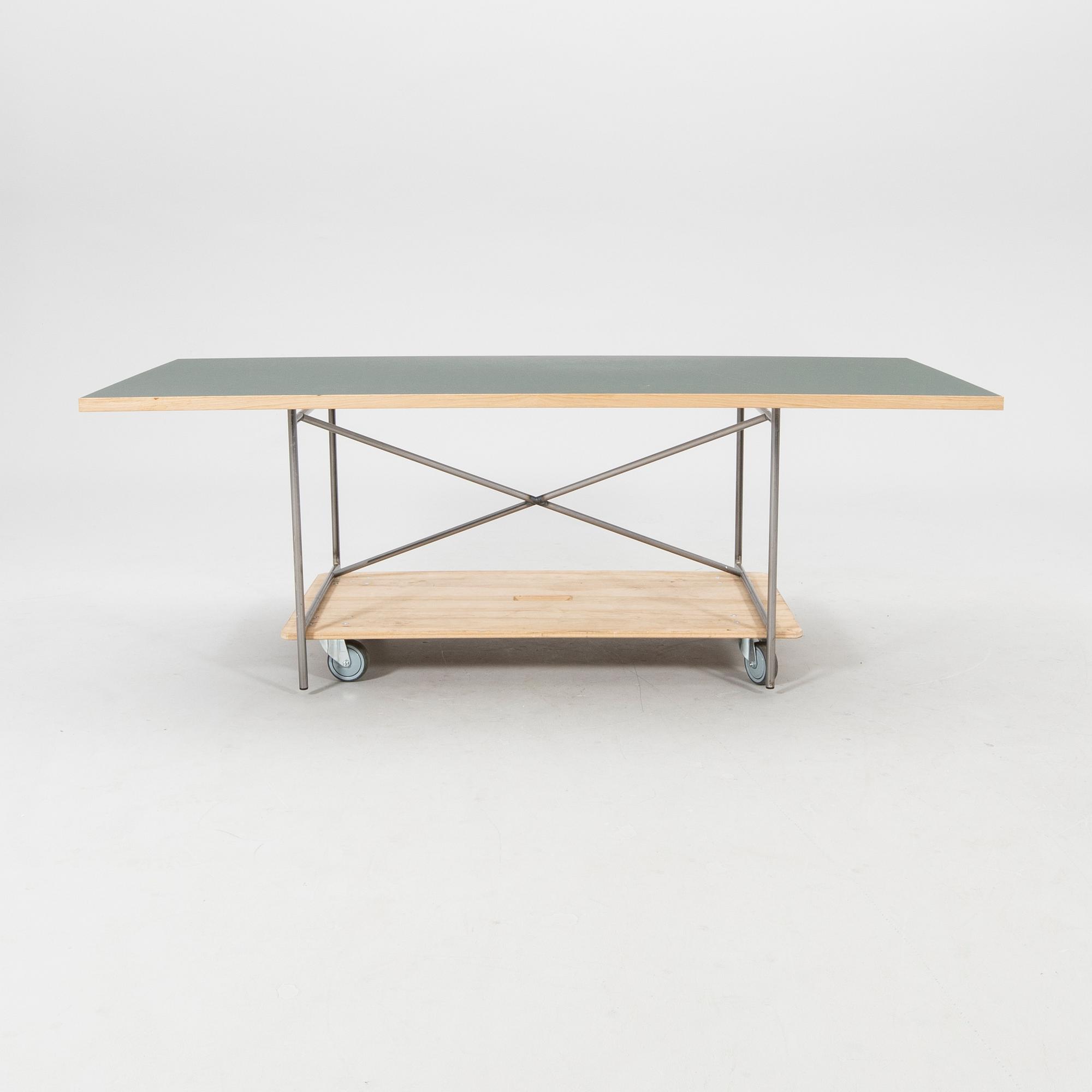 Egon Eiermann, bord för Richard Lampert. 2000-tal.