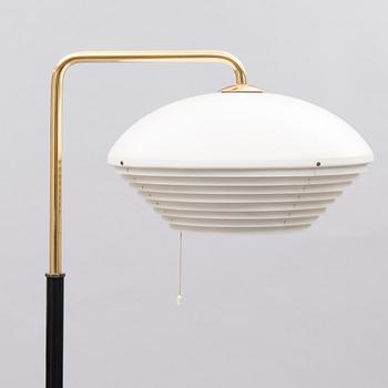 Alvar Aalto, A 'A811' floor light for Valaistustyö.