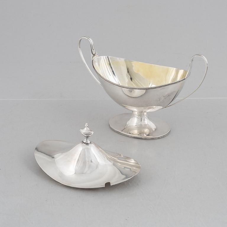 A Swedish Empire style silver sugar bowl, mark of GAB, Stockholm 1919.