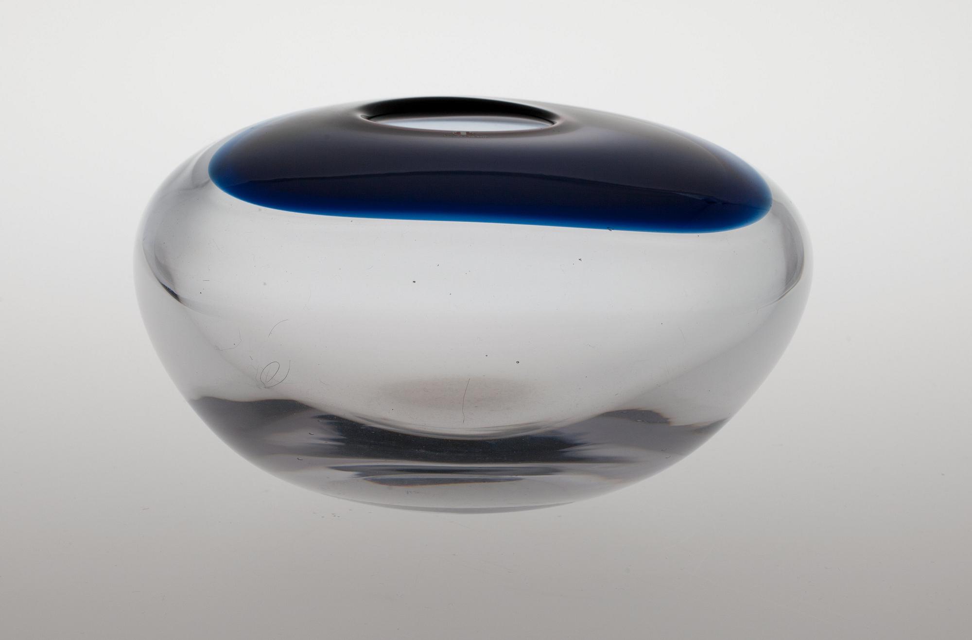 Timo Sarpaneva, A GLASS SCULPTURE.