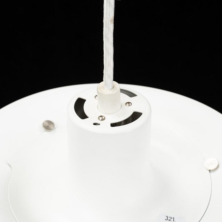 Poul Henningsen, taklampa, "PH 5", Louis Poulsen, Danmark.