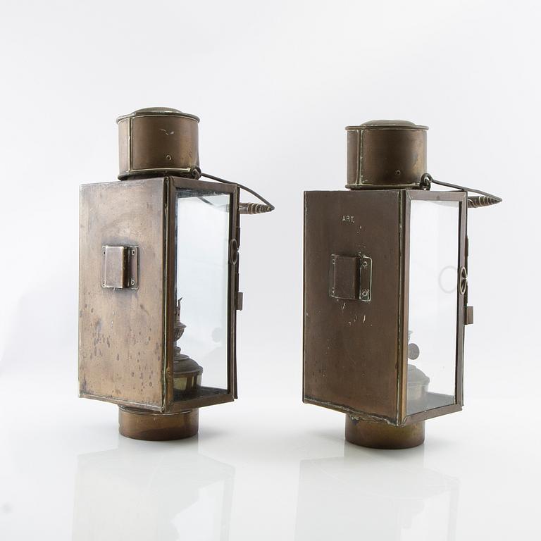 Skottlyktor ett par 1900-talets första hälft.