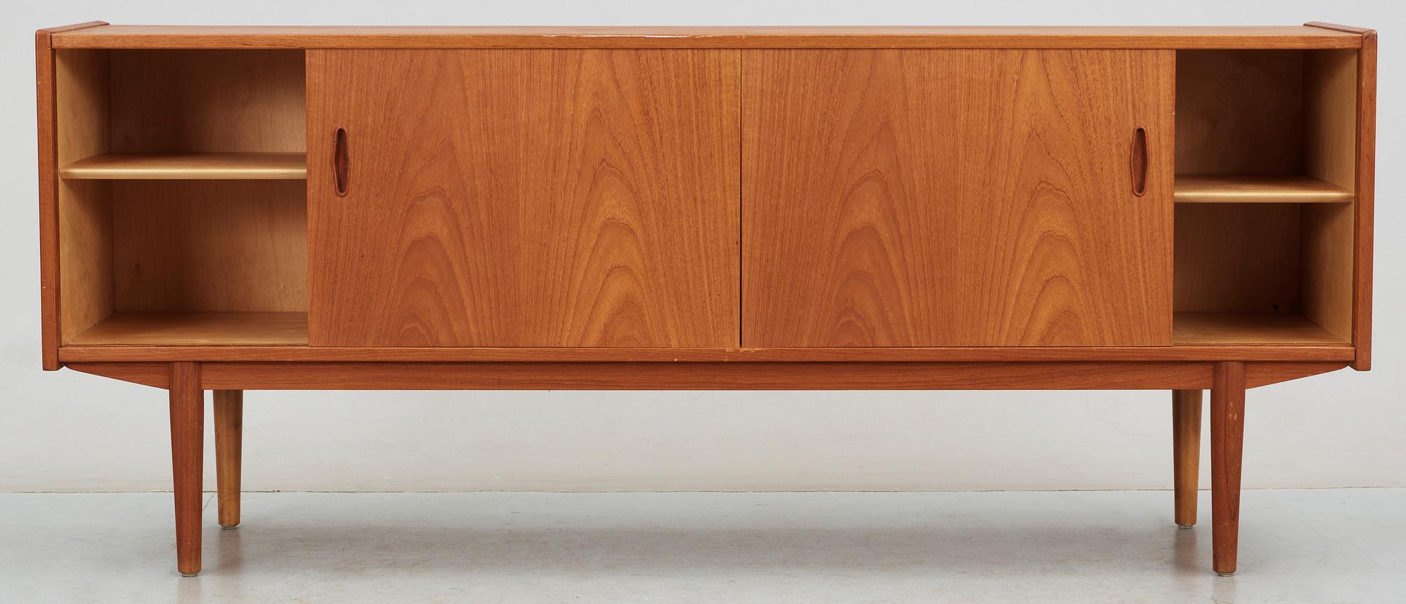 SIDEBOARD, "Trio", Nils Jonsson, Troeds, 1900-talets andra hälft.