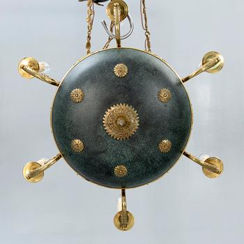 Taklampa empire-stil 1900-talets mitt.