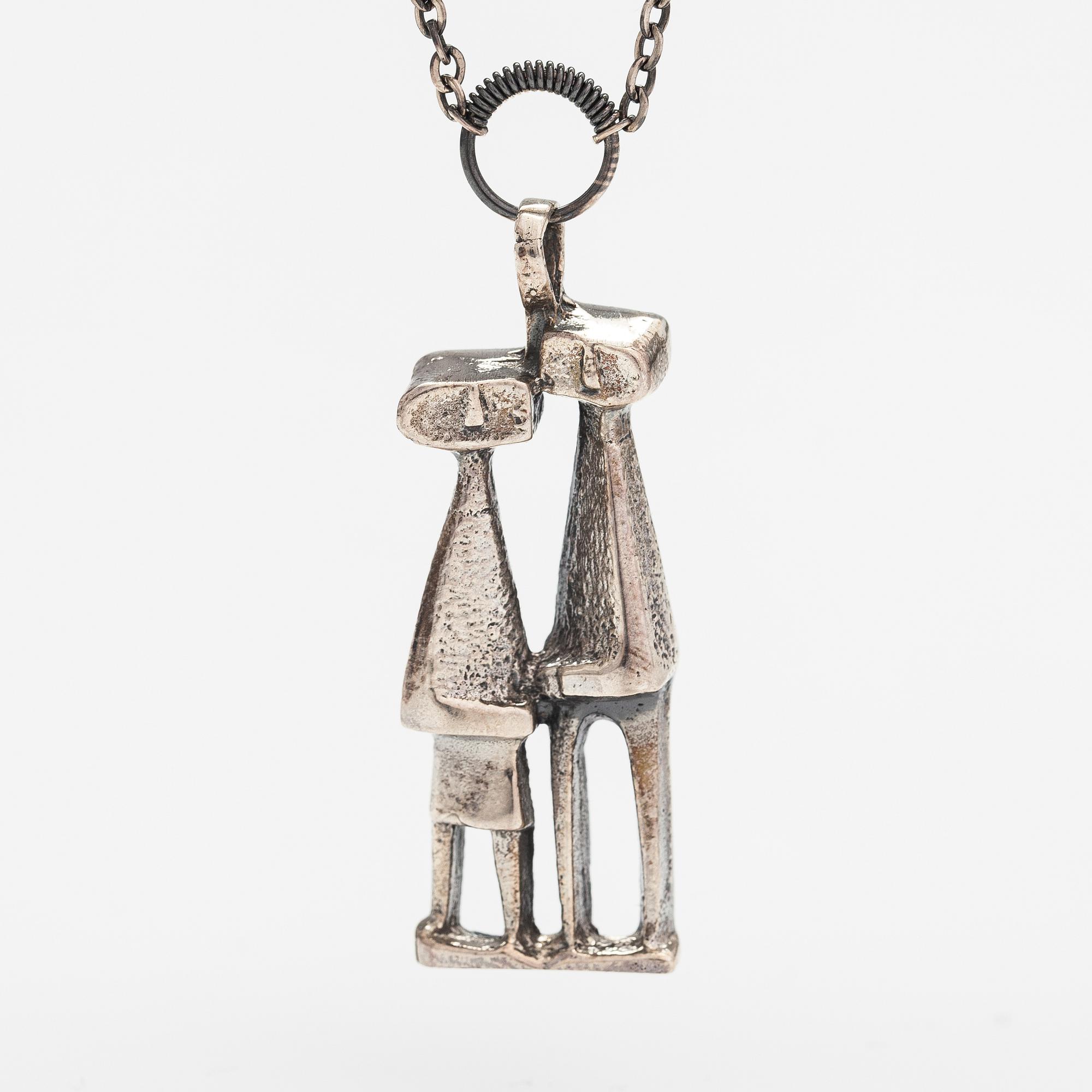 Jorma Laine, A sterling silver necklace "Old friends". Turun Hopea, Turku.