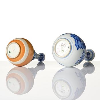 Two blue and white vases, Qing dynasty, Kangxi (1662-1722).