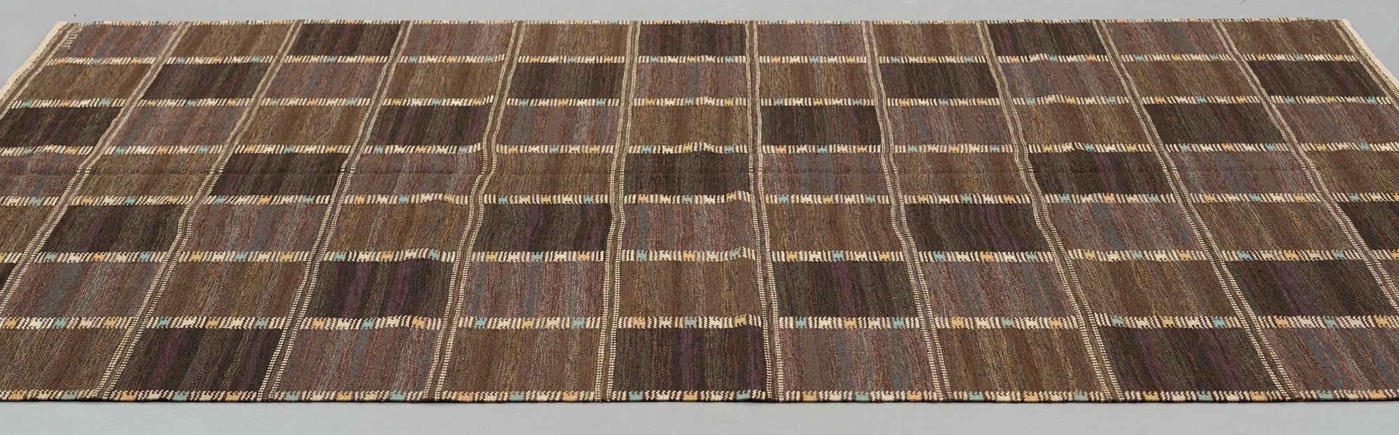 Barbro Nilsson, Matto, "Falurutan mörk", flat weave, ca 278 x 198-202 cm, signed AB MMF BN.