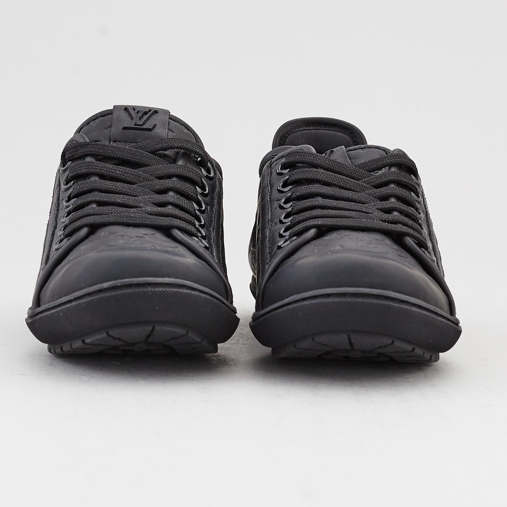 LOUIS VUITTON, a pair of sneakers, size 35,5.