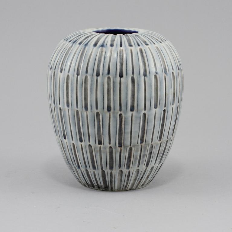 VAS, stengods, Gertrud Lönegren, Rörstrand, stämpelsignerad, 1900-talets första hälft.