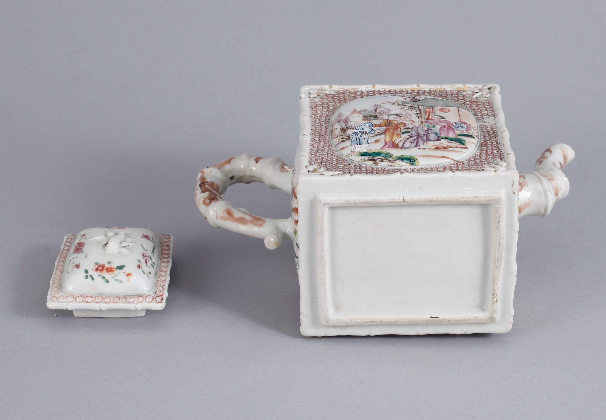 TEKANNA, porslin, Kina ,sannolikt Jiaqing, 1795-1820).