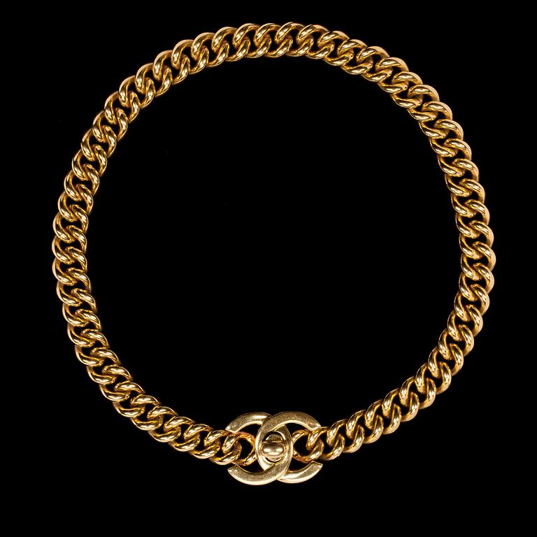 A golden necklace by Chanel from spring 1997.