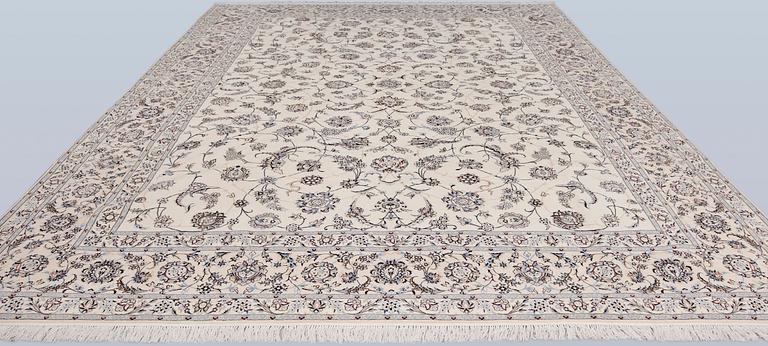 A part silk Nain carpet, so-called 6LAA, approx. 413 x 311 cm.