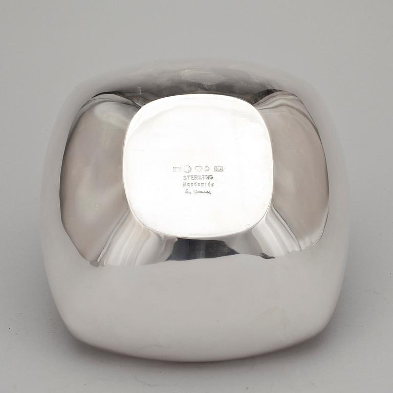 SKÅL, sterlingsilver, signerad Åke Strömdahl, Stockholm. Vikt ca 715g.