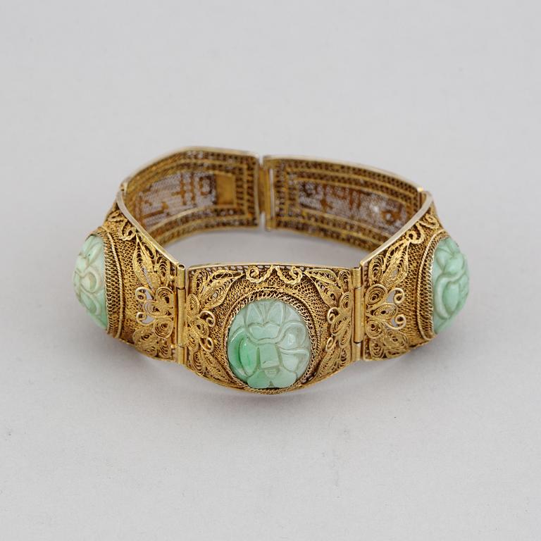 Armband, filigranarbete och nefrit. Kina, 1900-tal.