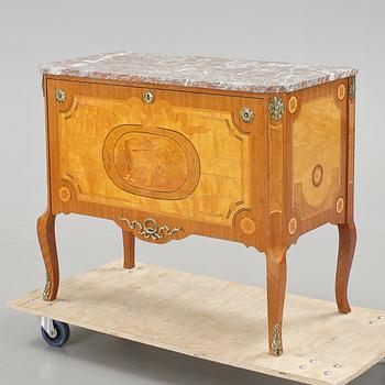 BYRÅ, gustaviansk stil, 1900-talets första hälft.