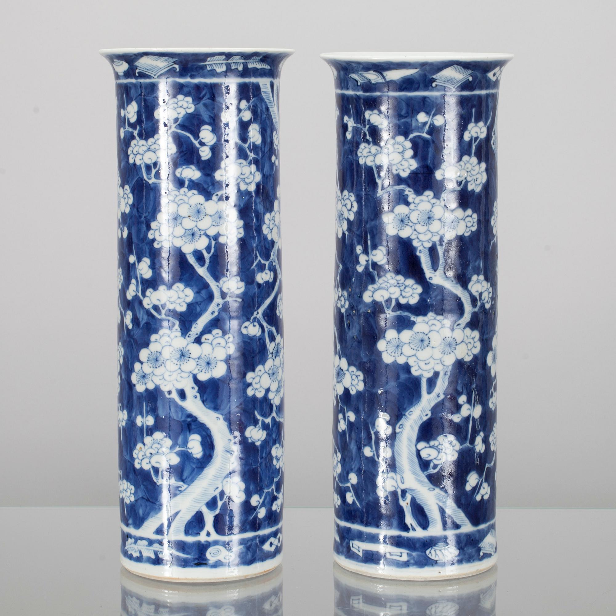 VASER, ett par, porslin, Kina, Kangxi (1662-1722).