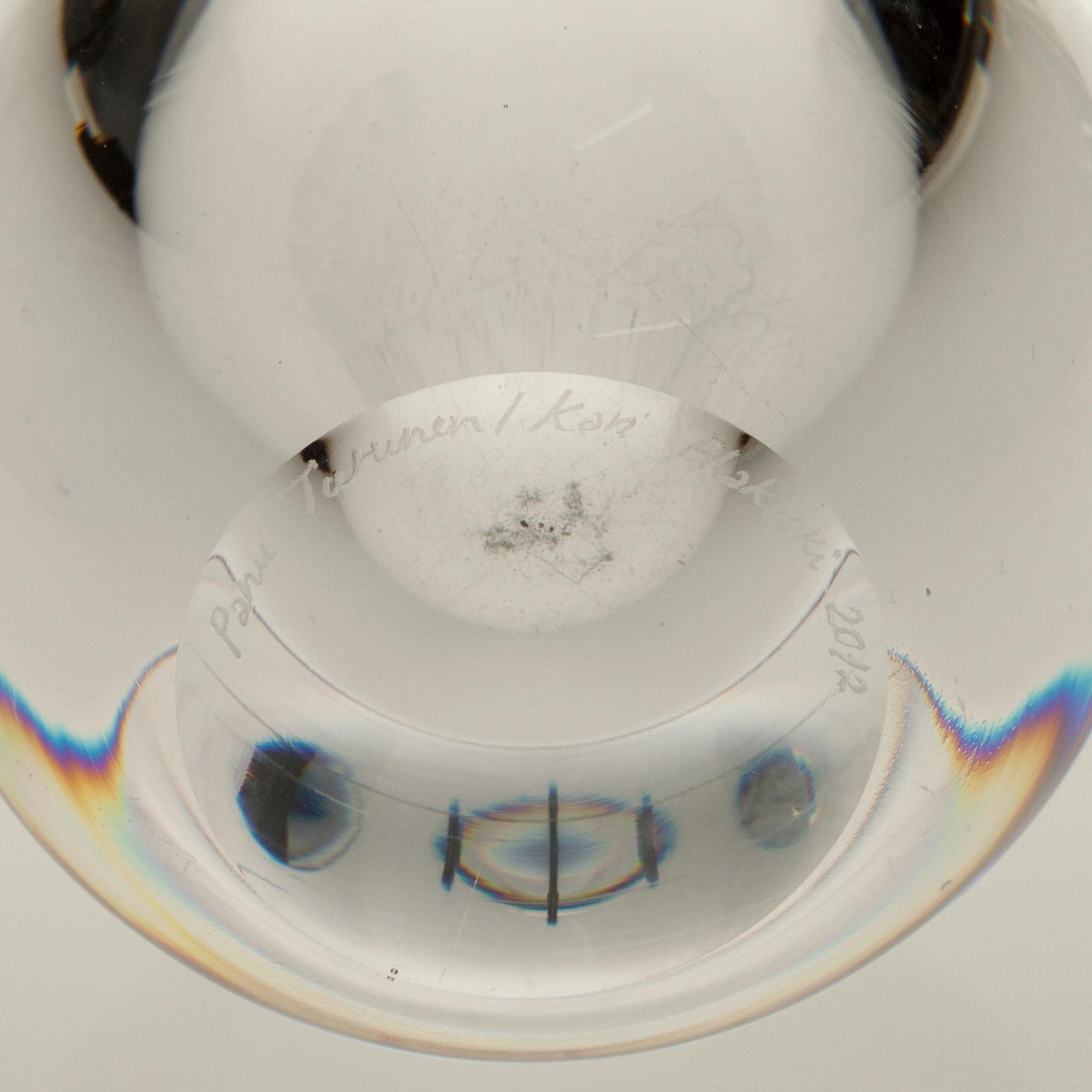 VAS, glas, signerad Panu Turunen / Kari Alakoski, 2012.