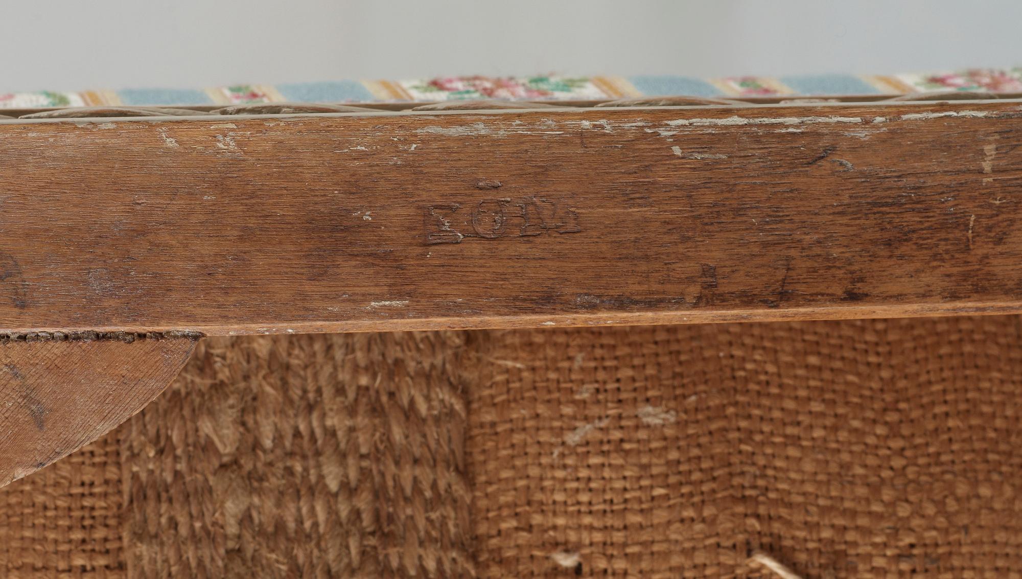 TABURETTER, ett par, sengustavianska, märkta EÖM, Erik Öhrmark, verksam 1777-1813 i Stockholm.