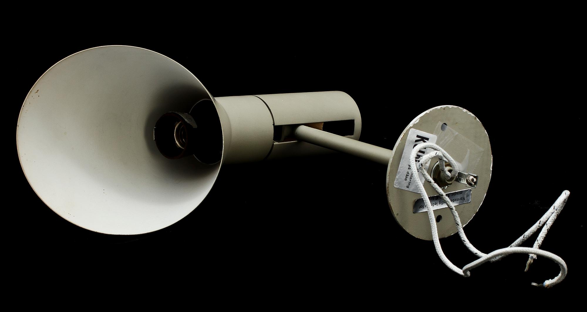 VÄGGLAMPA, "Aj-lampan", Arne Jacobsen, Louis Poulsen & Co, Danmark, formgiven 1959.