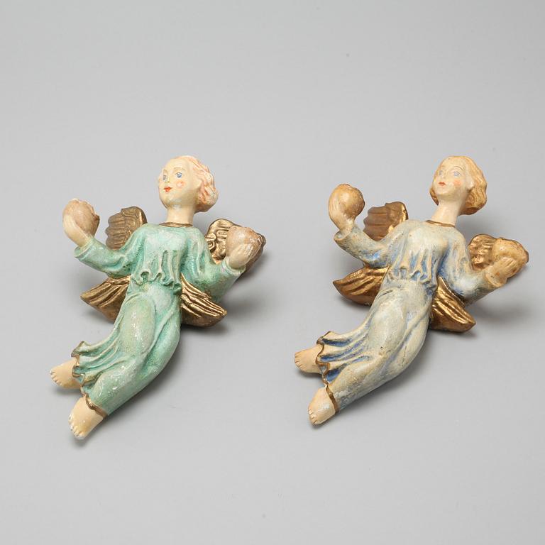 A pair of plaster wall candlesticks by Erling Valldeby, signed Eve and dated -45/-47.