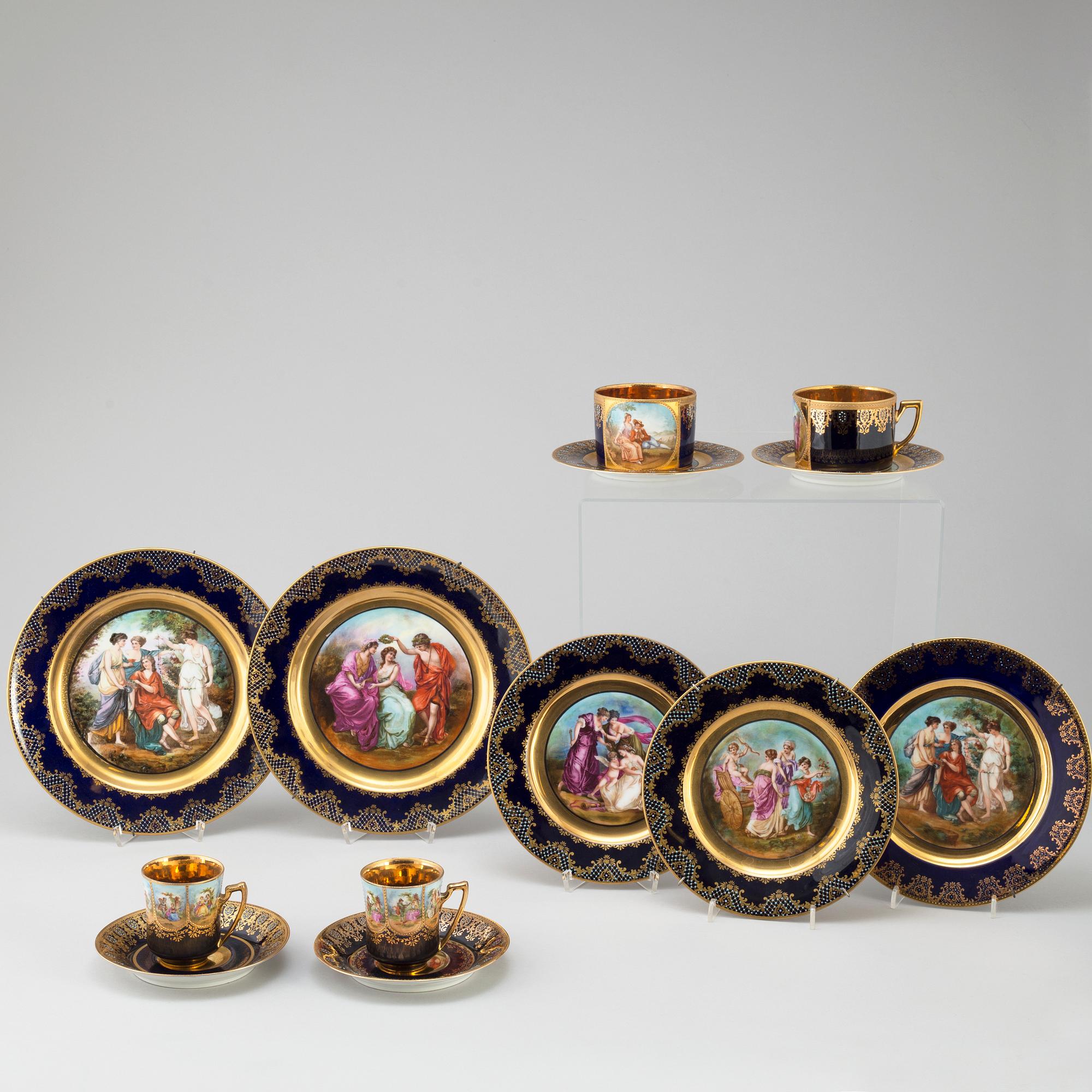 A Schlaggenwald and Berlin porcelaine service, 9 pieces. 19th/20th century.