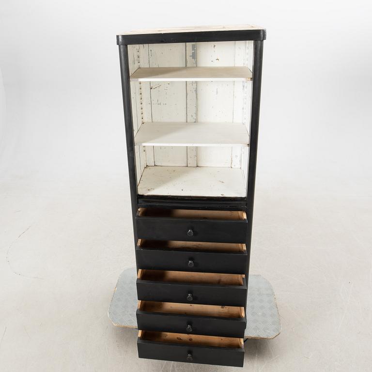 Shelf, 20th century.