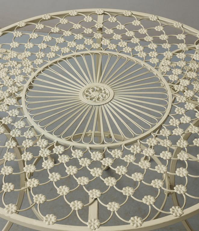 TRÄDGÅRDSGRUPP, 5 delar, metall. Modern tillverkning.