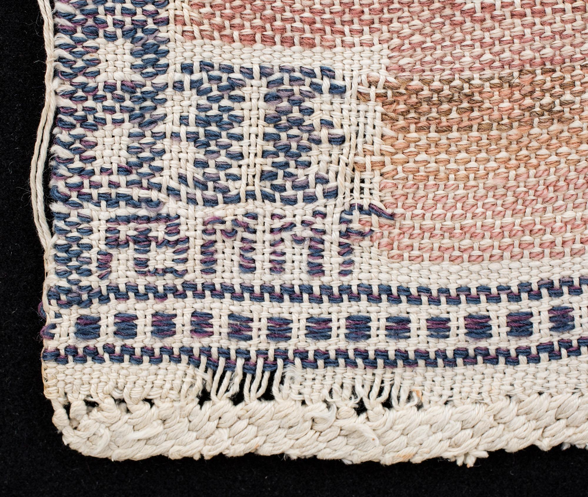 VÄVNAD, "Löwendal", inplock på linnebotten, AB MMF (AB Märta Måås-Fjetterström). Ca 77 x 38 cm.