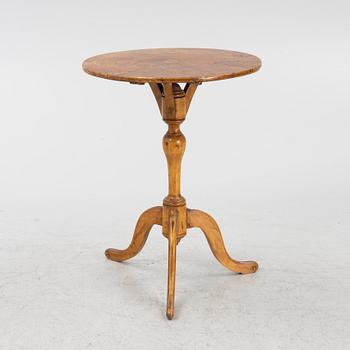 A Swedish burl birch-veneered table, first part 18th century.