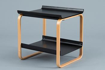 Alvar Aalto, CLOSED-FRAMED TABLE.