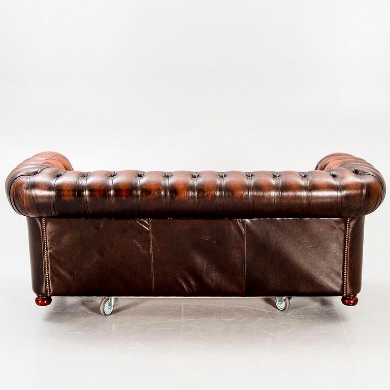 A leather Chesterfield type sofa from Britannia furniture 1990s.