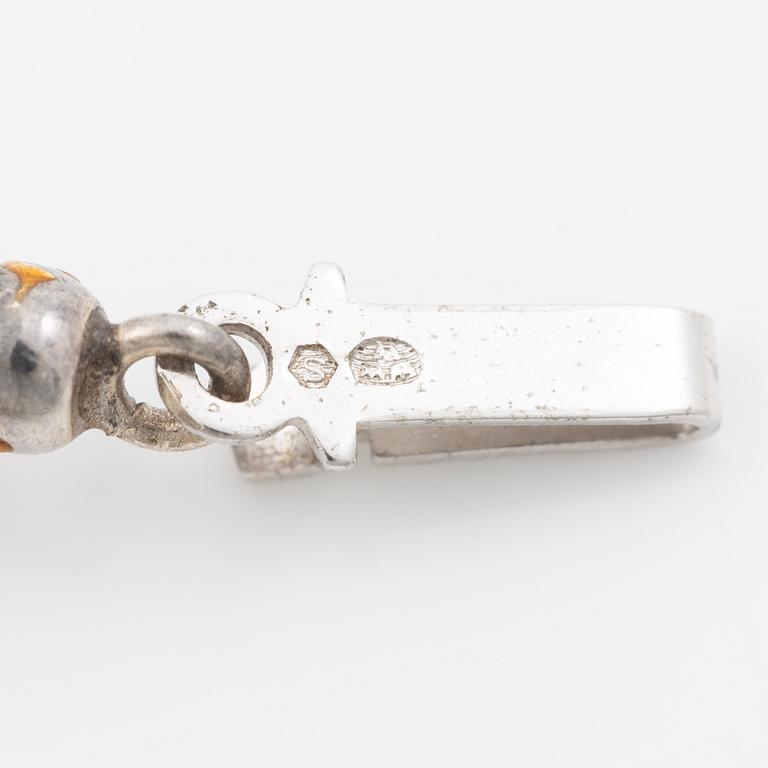 Bracelet, cultured pearls, silver clasp.