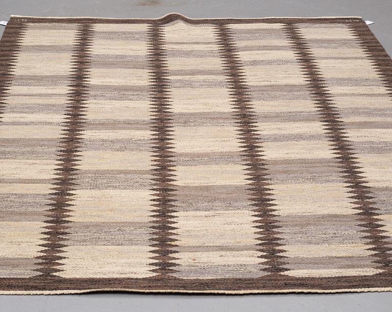 BERIT KOENIG , A CARPET, "Viggen, grå", flat weave, ca 242 x 184,5 cm, signed SH BK.