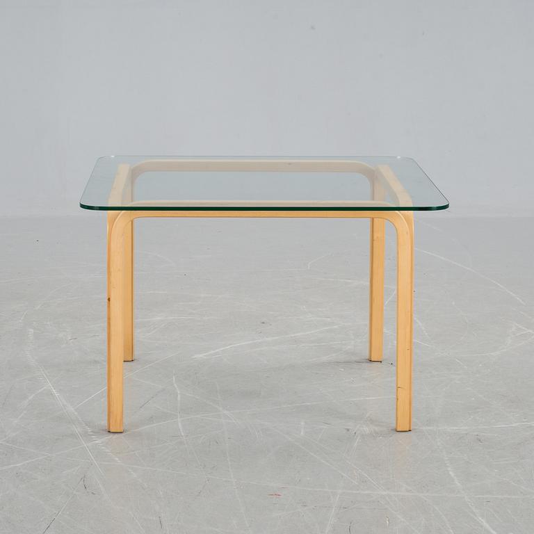 BORD, modell Y805A, Alvar Aalto, Artek.