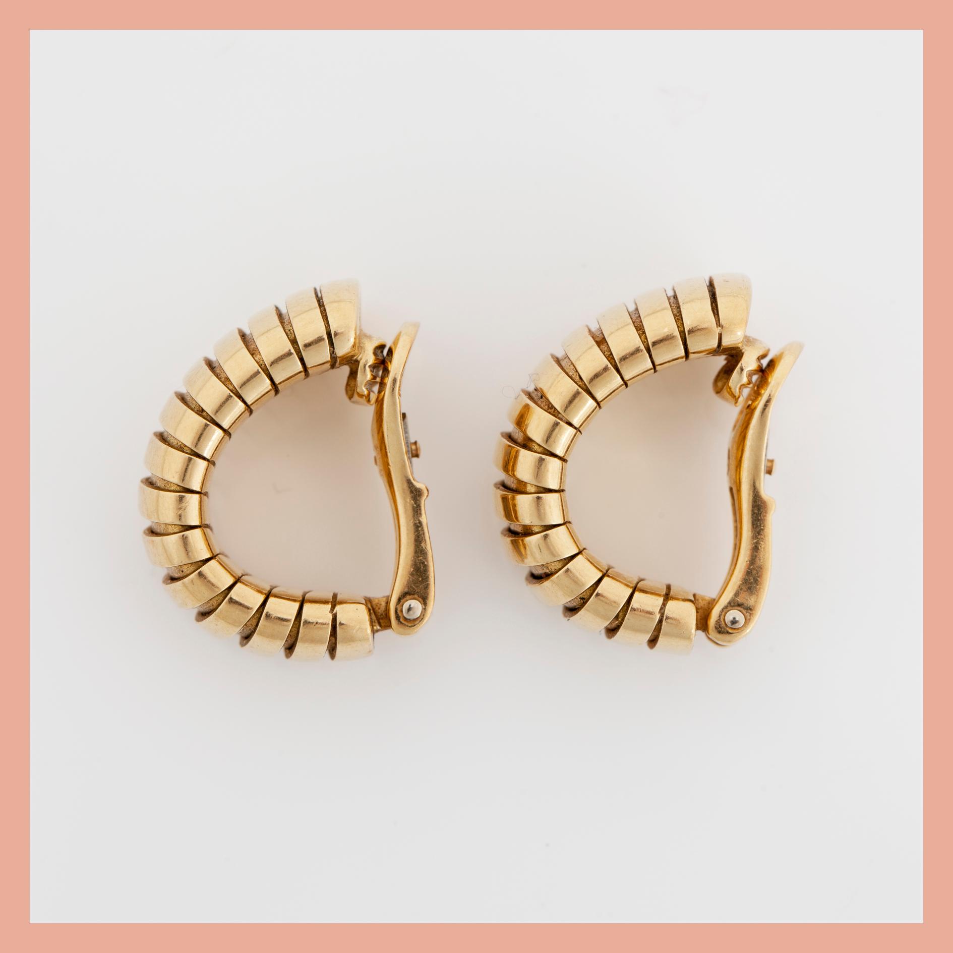 ÖRHÄNGEN, 18K guld, Bulgari. Total vikt ca 24,31 g.