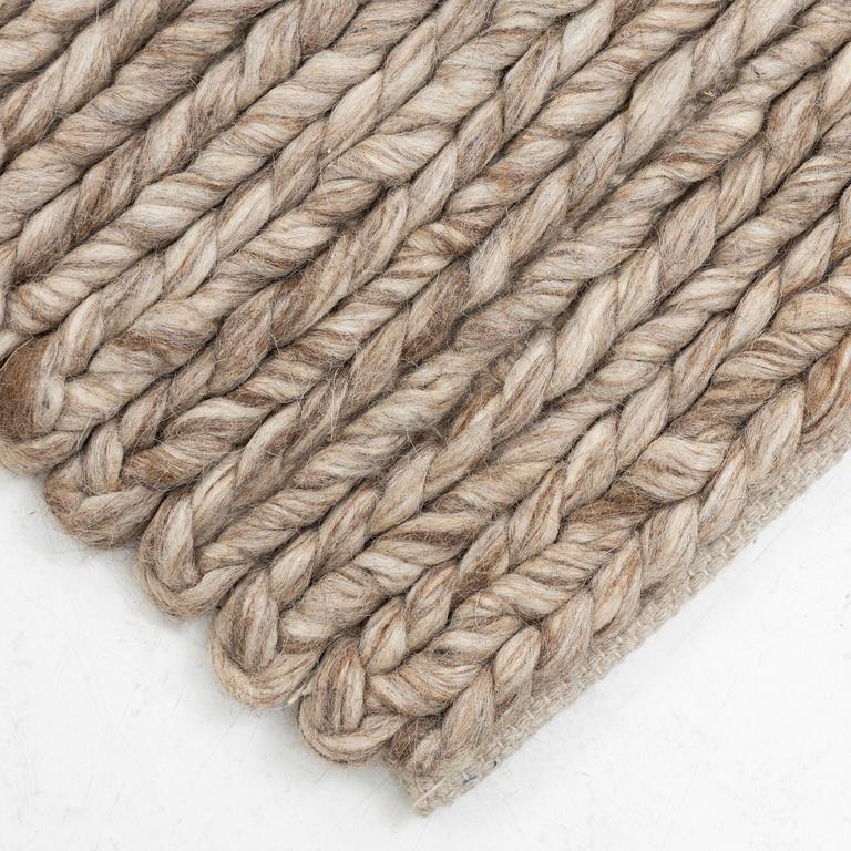 Matta, "Chunky wool sand",  Lotta Agaton Interiors x Layered, ca 350 x 250 cm.
