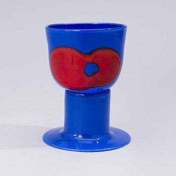 HEIKKI ORVOLA, A GOBLET. Signed Heikki Orvola, Nuutajärvi Notsjö. 1970s.