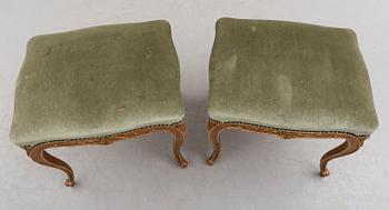 TABURETTER, 1 par, rokokostil, omkring år 1900.