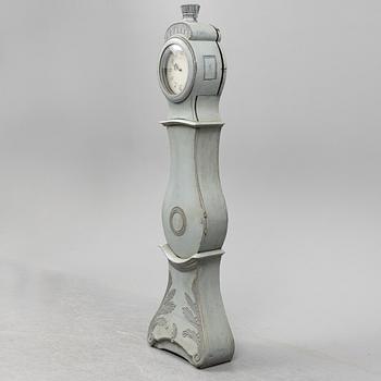 A longcase clock, 18th/19th Century.