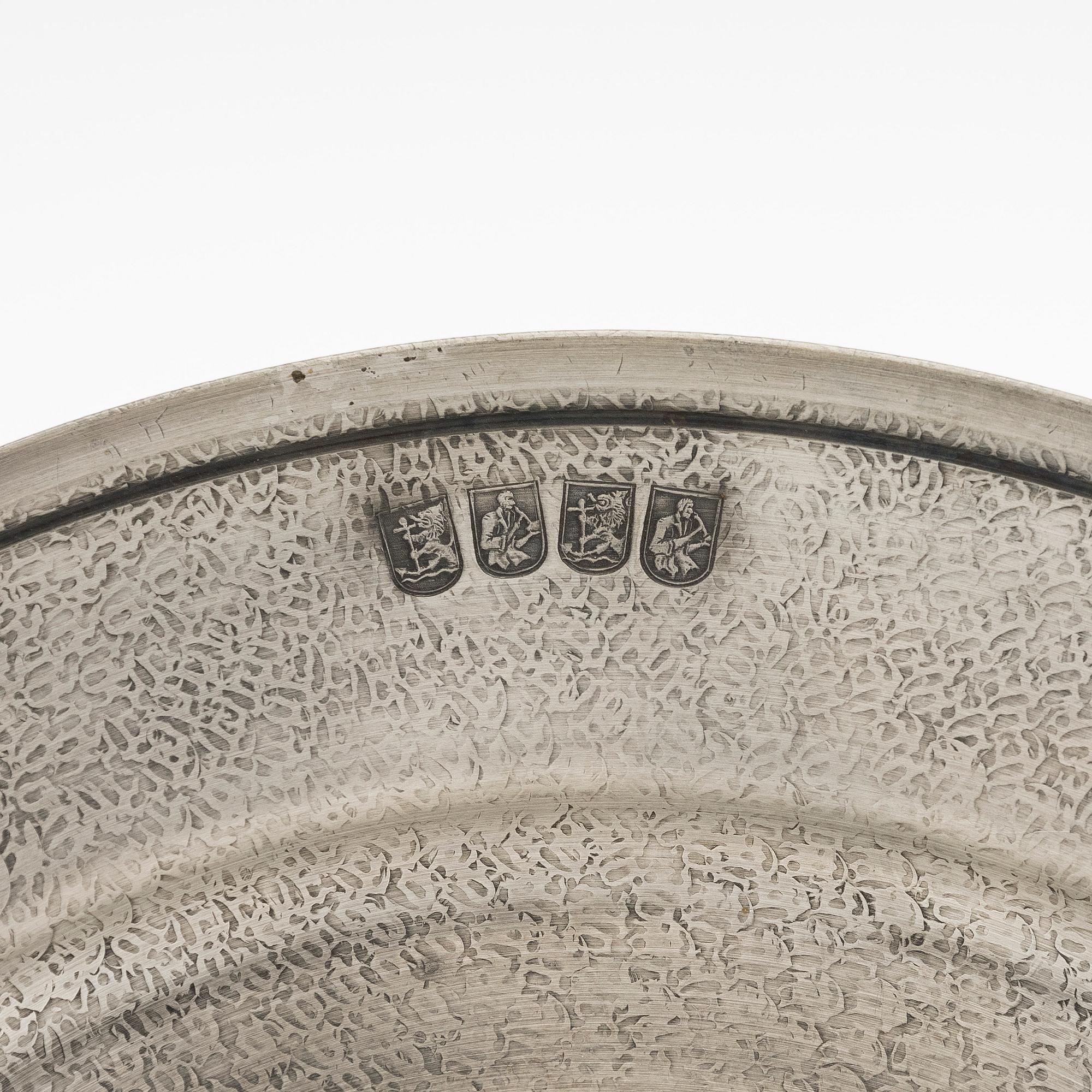 Eight Swedish pewter plates, Scandia tenn, Karlshamn 1994-95.