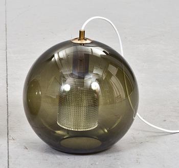 TAKLAMPA, glas. "RD 1405" Design Carl Fagerlund, Orrefors.