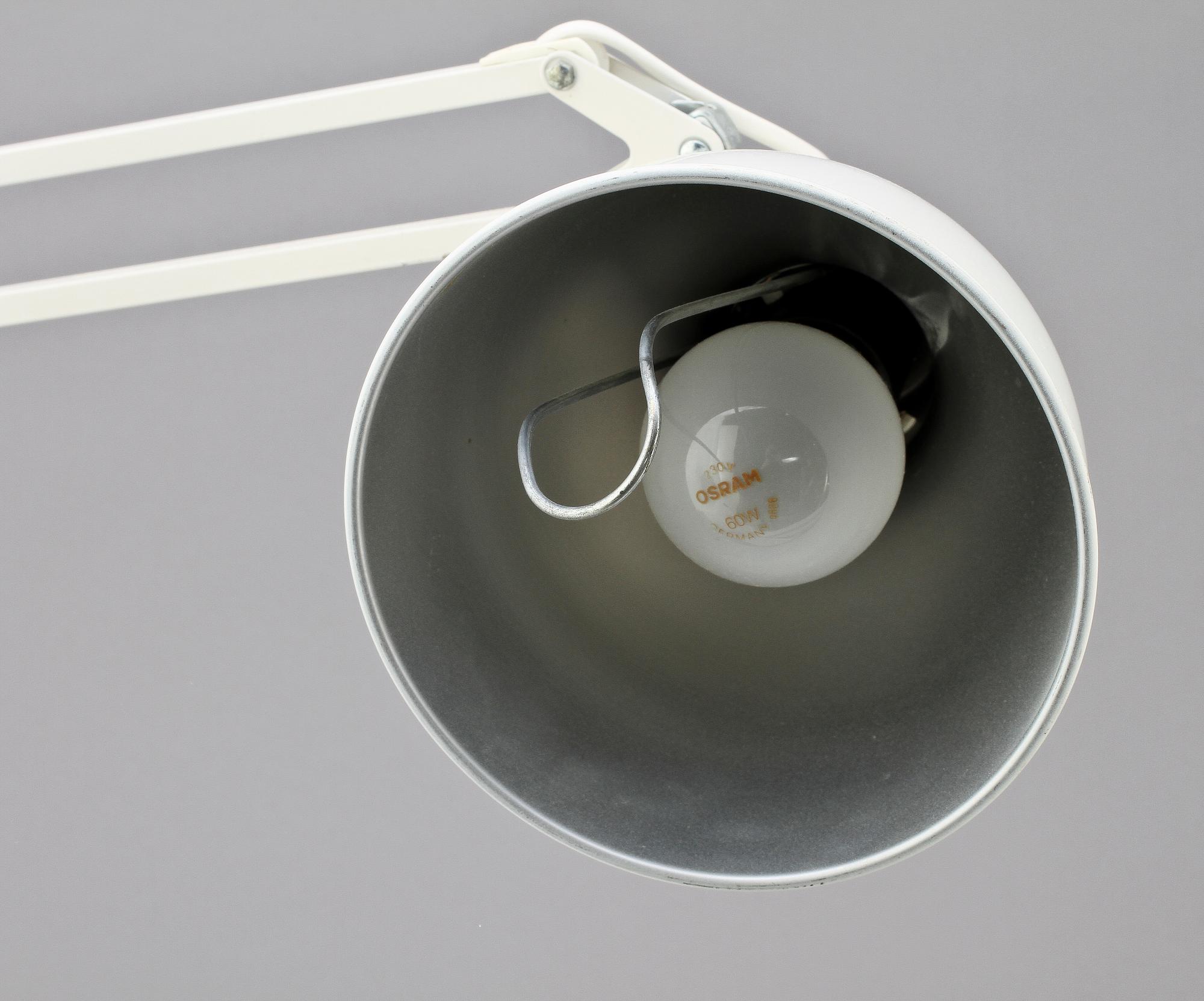 BORDSLAMPA, "L1", Jacob Jacobsen, Luxor, ursprungligen formgiven 1937.