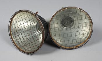 INDUSTRILAMPOR, ett par, 1900-talets andra hälft. Höjd 55 cm.