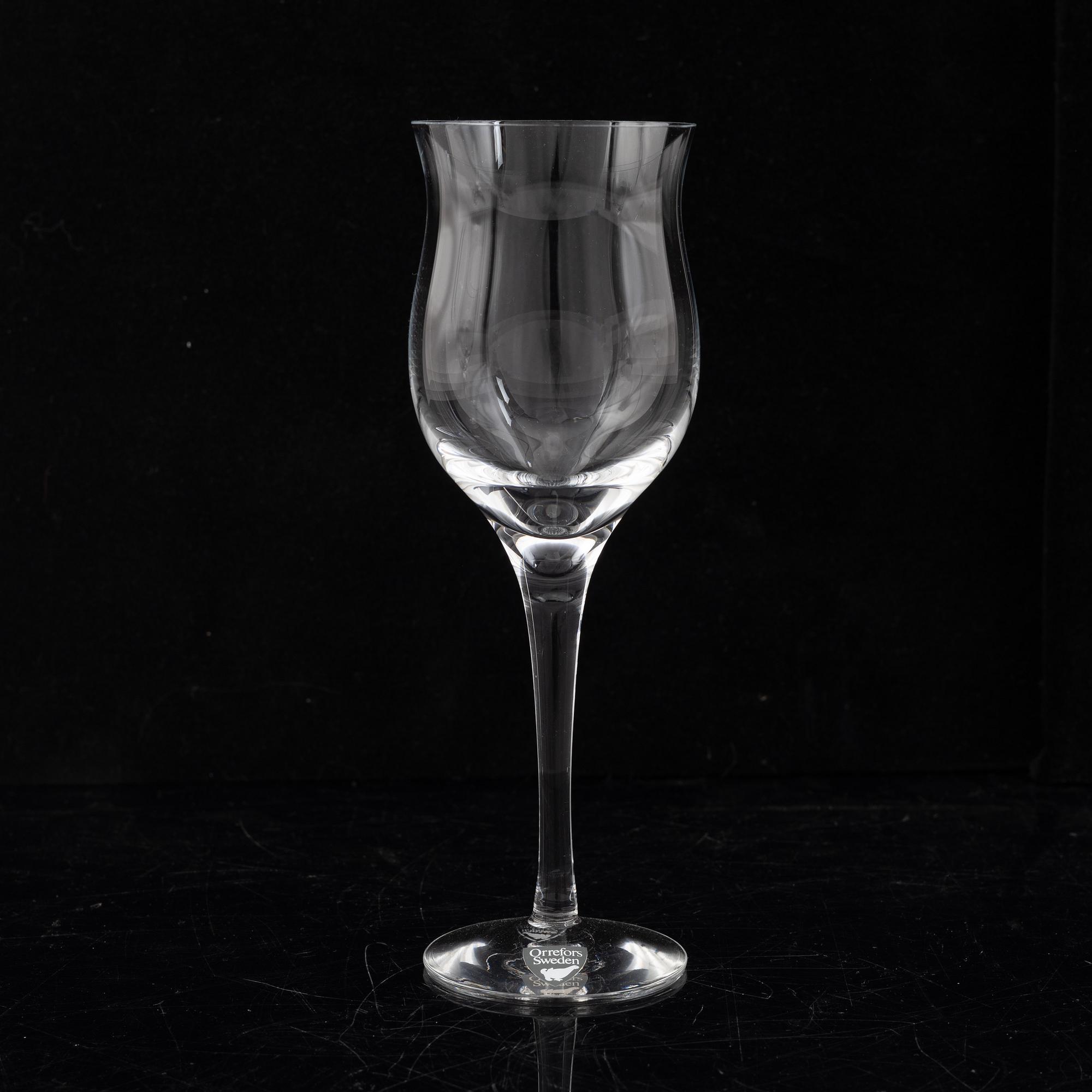 Glasservisdelar, Nils Landberg 12 st  "Illusion" samt Olle Alberius, 24 st "Lisa", Orrefors.