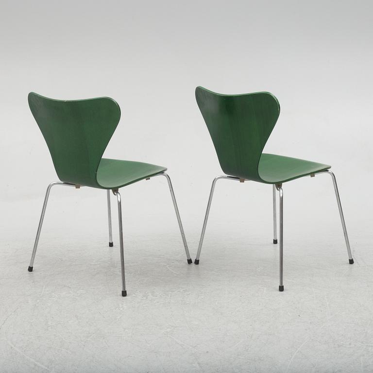 Arne Jacobsen, a set of six model 'Seven' chairs, Fritz Hansen, Denmark 1980.