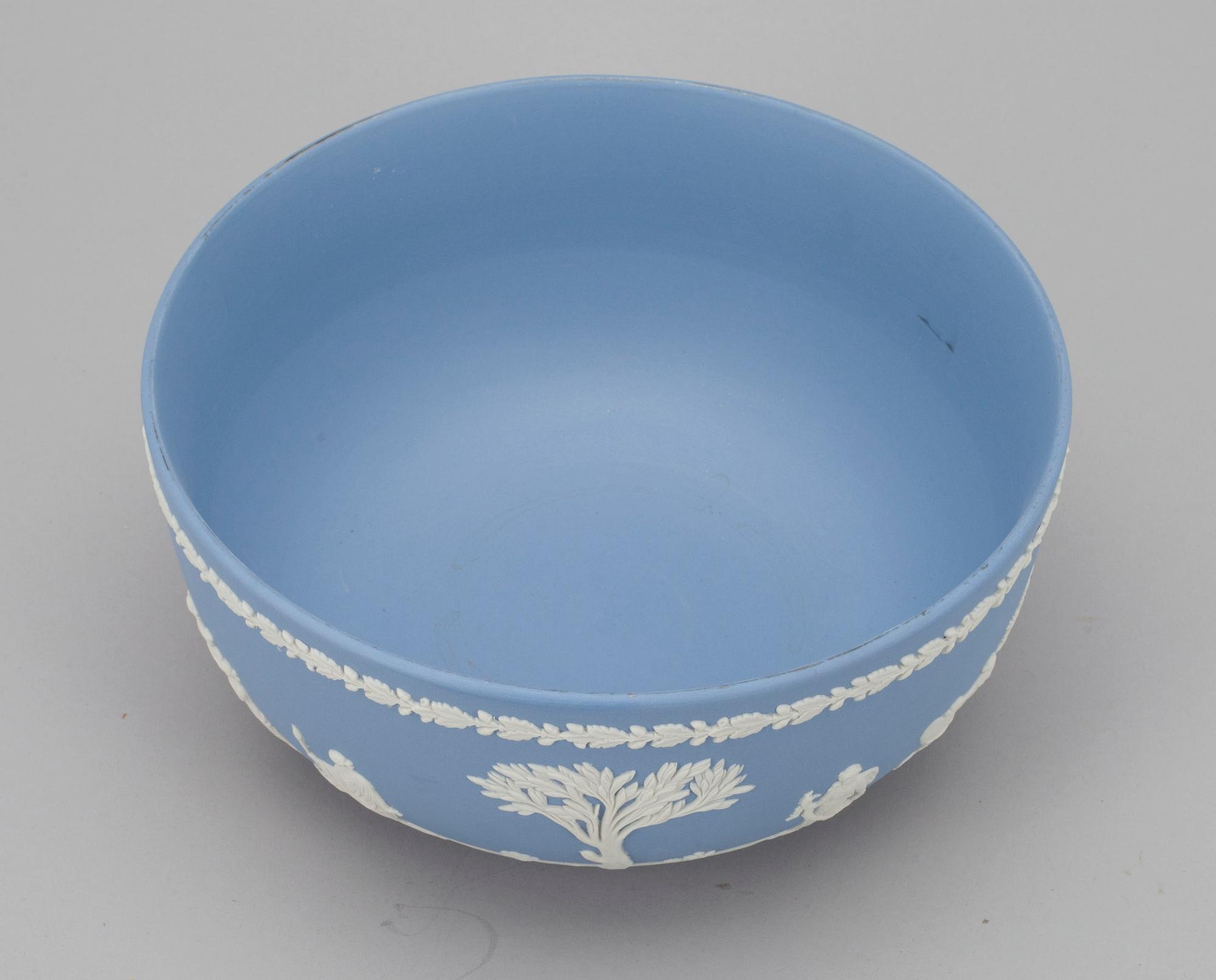 SKÅL, jasperware, Wedgewood, England 1900-talets senare hälft.