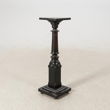 Pedestal early 20th century.