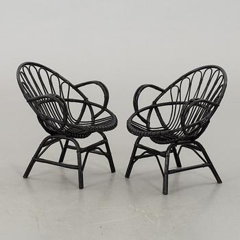 KORGSTOLAR, ett par.