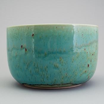 STIG LINDBERG, a stoneware bowl, Gustavsberg 1970s.