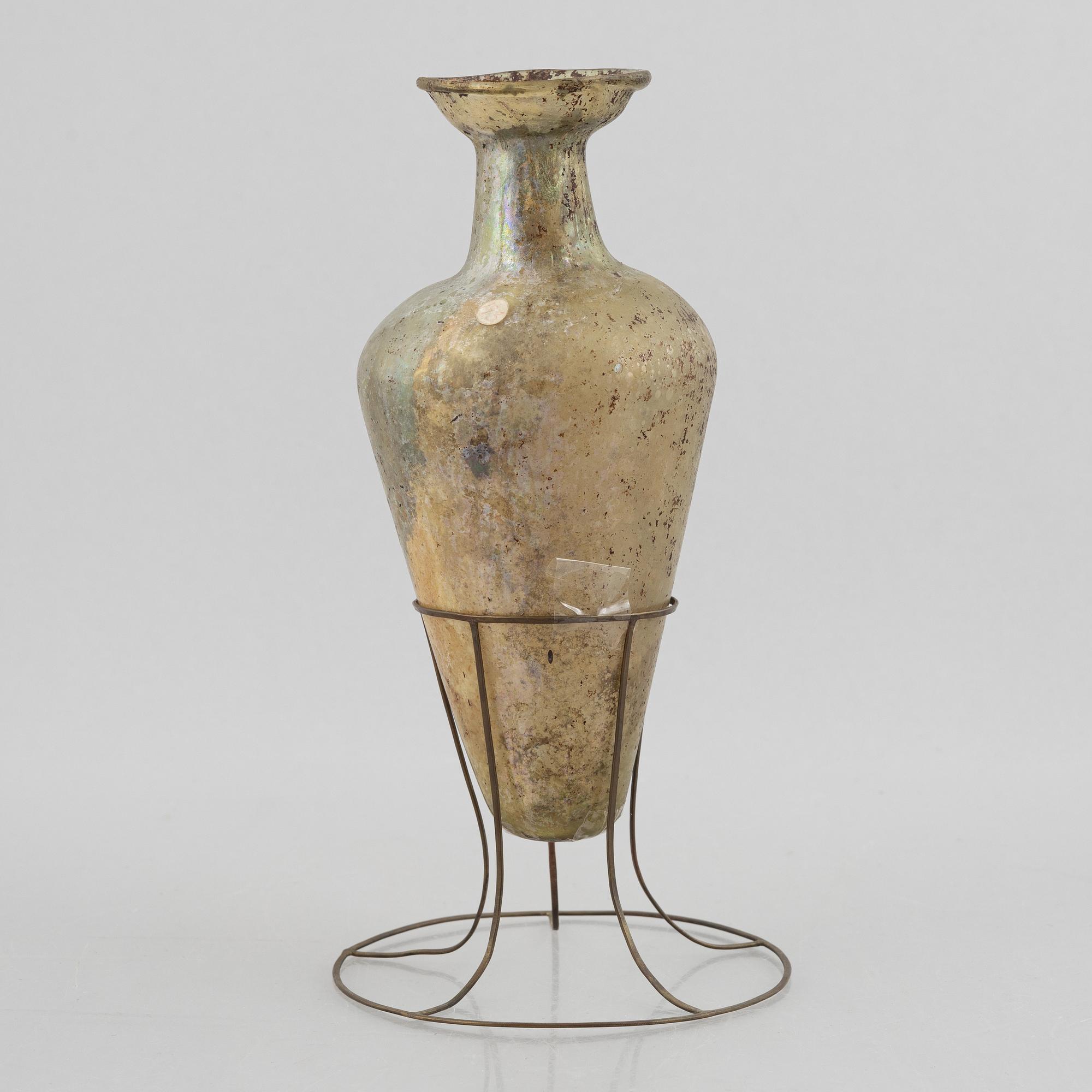 Vas, glas, romersk tid, troligen 300-700 e. Kr.